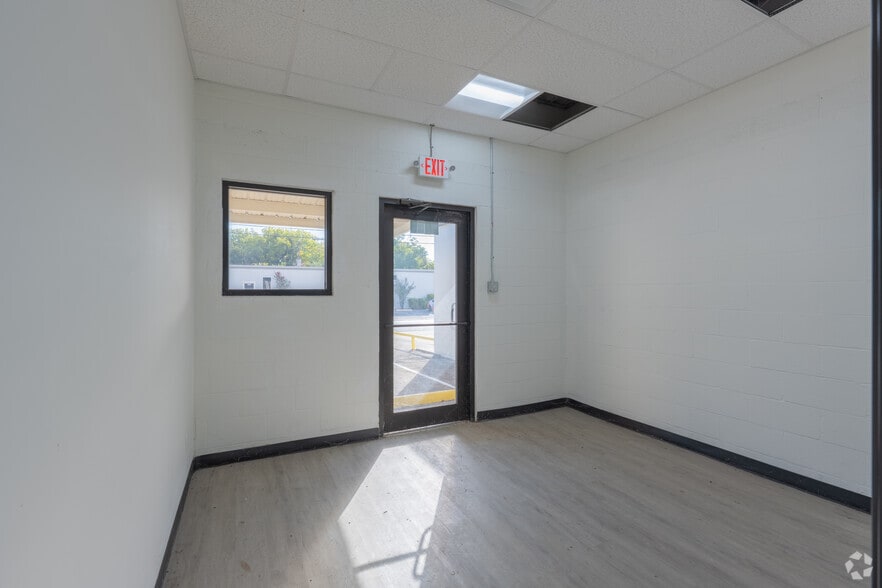 More Photos Of 2911 Edith Ln, Haltom City Unknown For Lease