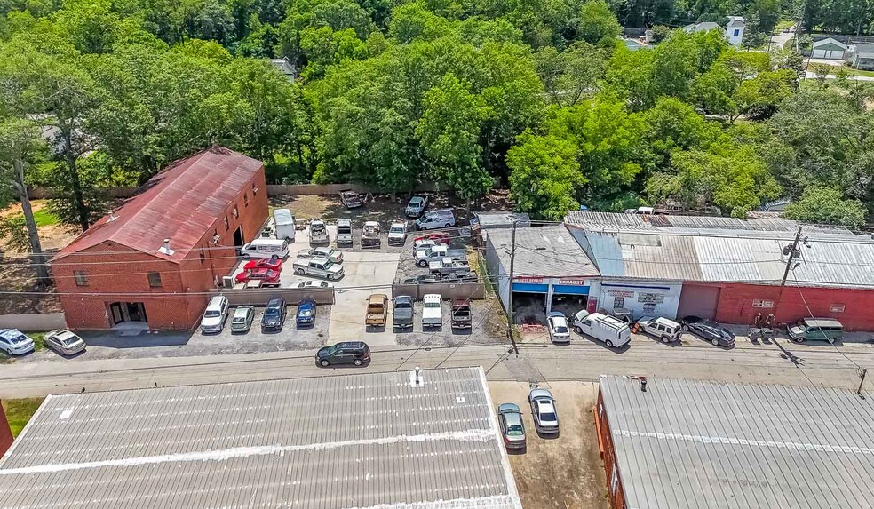 More Photos Of 250 Cleveland St, Locust Grove Industrial For Sale
