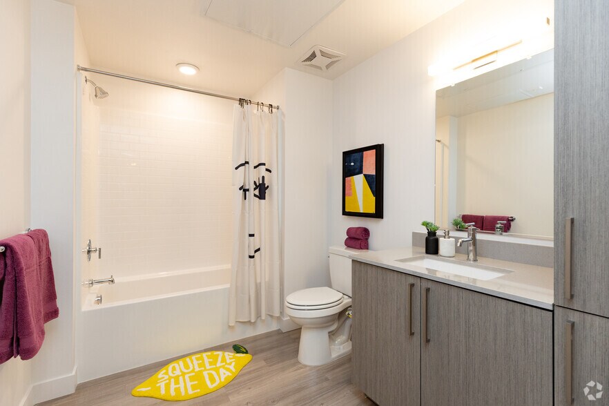 More Photos Of 11311 Chandler Blvd, North Hollywood Apartments For Lease