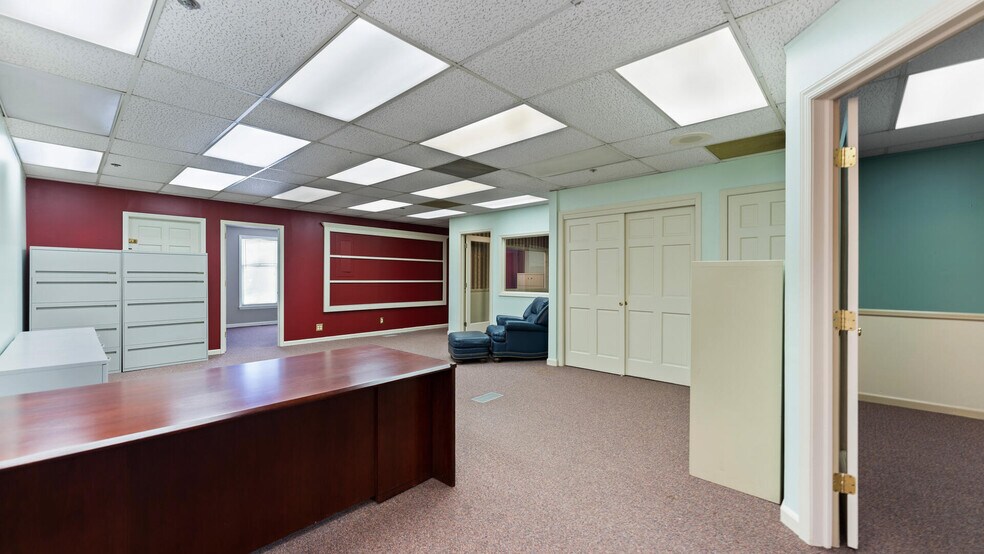 More Photos Of 672 Highway 202, Bridgewater Office For Lease