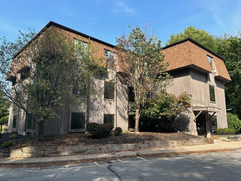 More Photos Of 640 Kreag Rd, Pittsford Office Residential For Lease