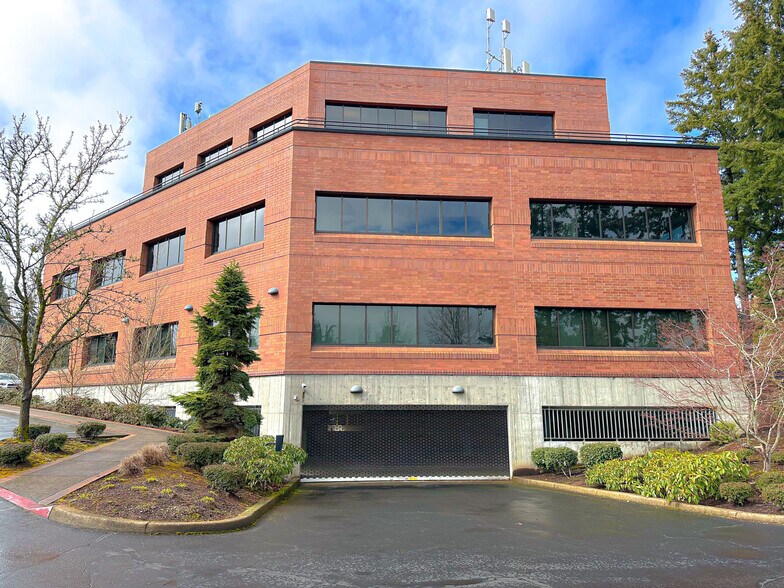 More Photos Of 5121 Skyline Village Loop S, Salem Medical For Sale