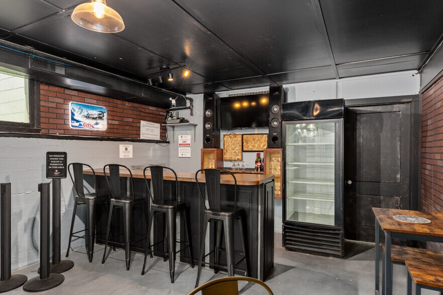 More Photos Of 206 W Spruce St, Gillespie Religious Facility For Sale