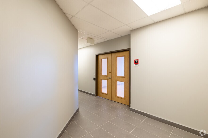 More Photos Of 1500 Rue Royale, Trois-Rivières Office For Lease