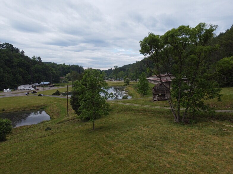 More Photos Of 6421 Highway 91 N, Laurel Bloomery Warehouse For Lease