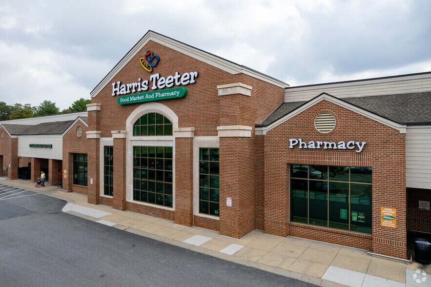 More Photos Of 8640 Guilford Rd, Columbia Unknown For Lease