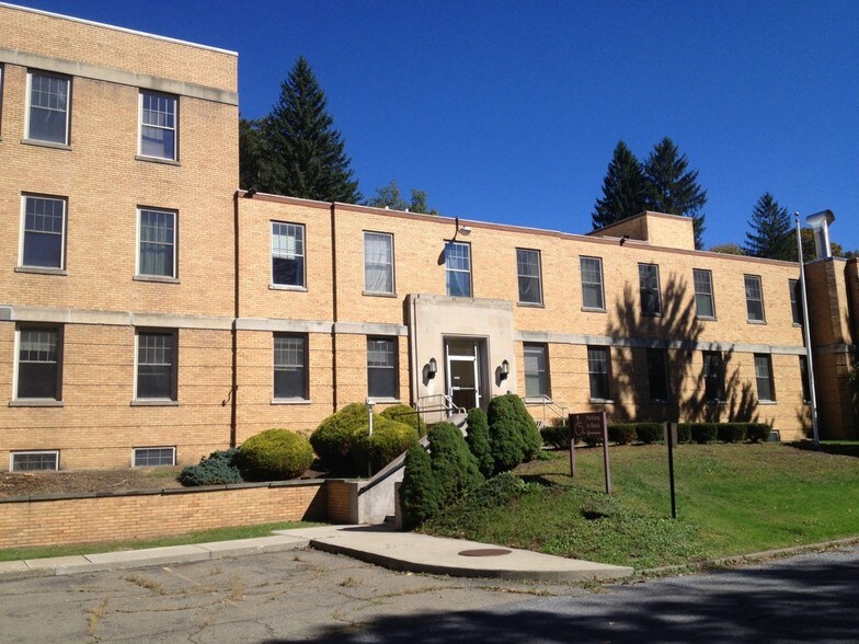 More Photos Of 520 Ruah St, Blossburg Medical For Sale