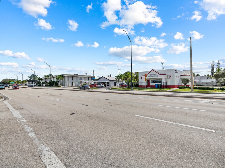 More Photos Of 1299 E Oakland Park Blvd, Oakland Park Office For Sale