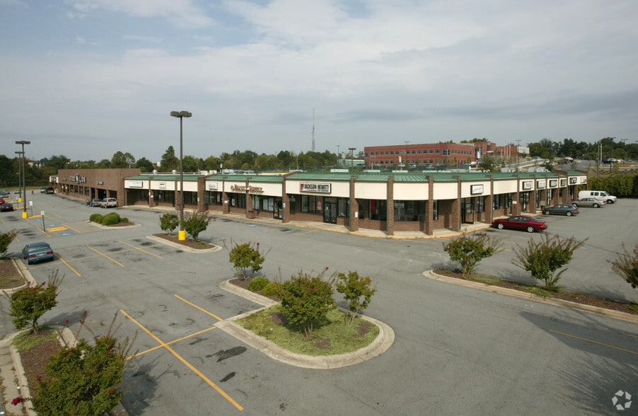 More Photos Of 108-124 W Meadowview Rd, Greensboro General Retail For Lease