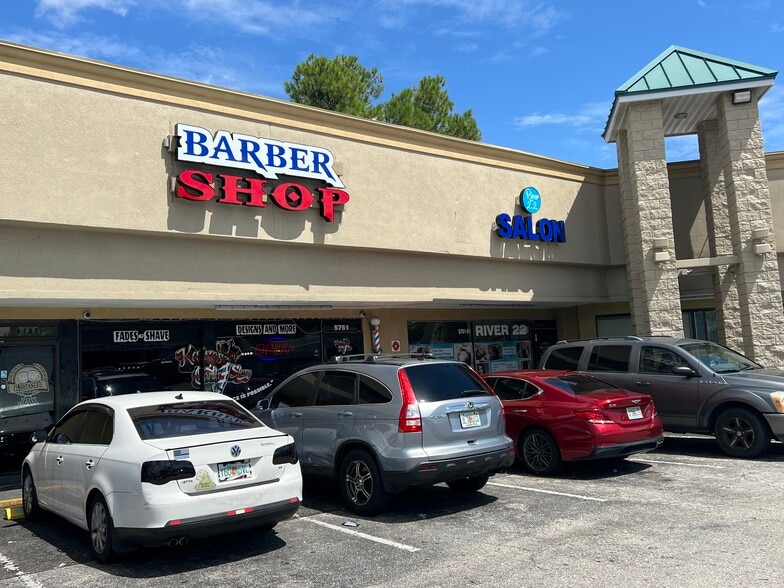 More Photos Of 5745-5759 Beney Rd, Jacksonville Unknown For Lease