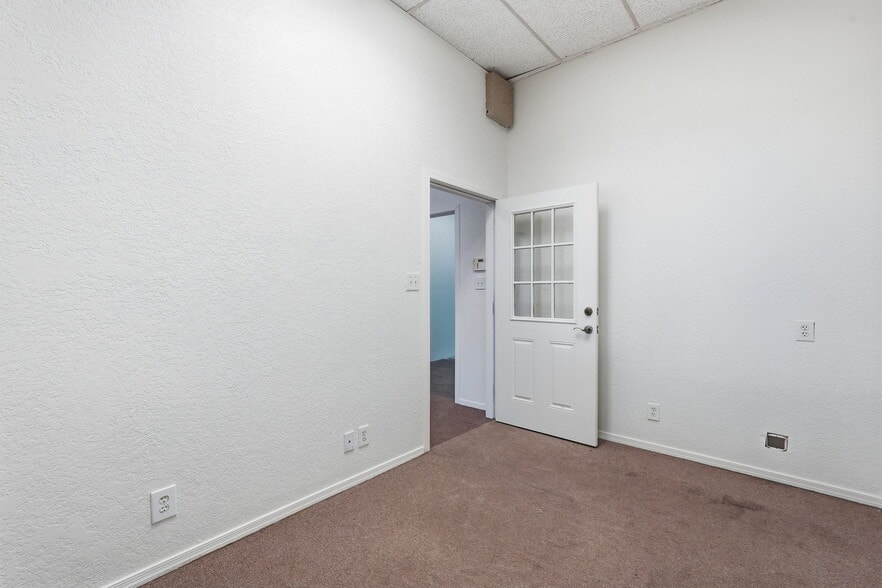 More Photos Of 236 W Coolidge Ave, Coolidge Storefront Retail Residential For Sale