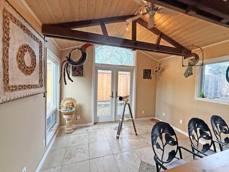 More Photos Of 1025 5th St, Novato Office For Sale