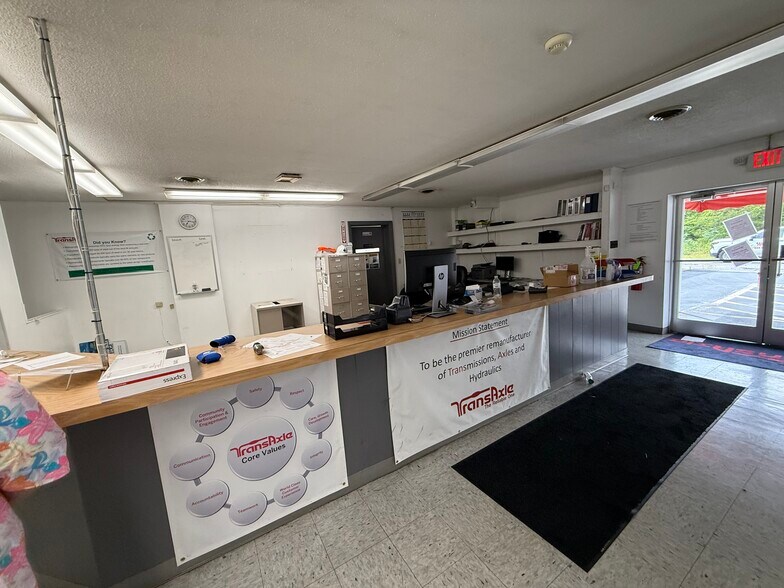 More Photos Of 7420 Asheville Hwy, Knoxville Light Manufacturing For Lease