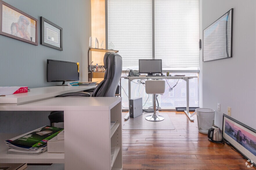 More Photos Of 32-56 Steinway St, Astoria Medical For Lease