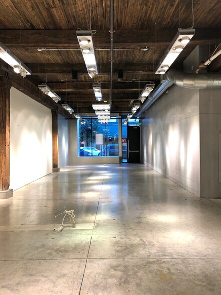 More Photos Of 400-412 SW 12th Ave, Portland Storefront Retail Office For Lease