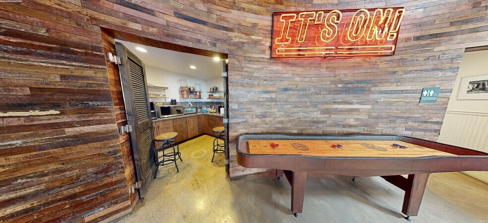 More Photos Of 145-147 Bay St, Santa Monica Loft Creative Space For Lease