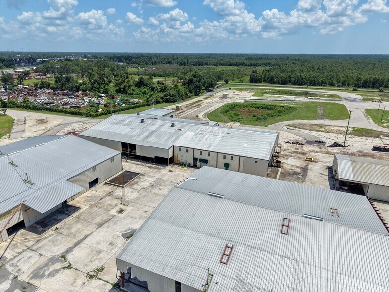 More Photos Of 1509 S Byron Butler Pky, Perry Manufacturing For Sale