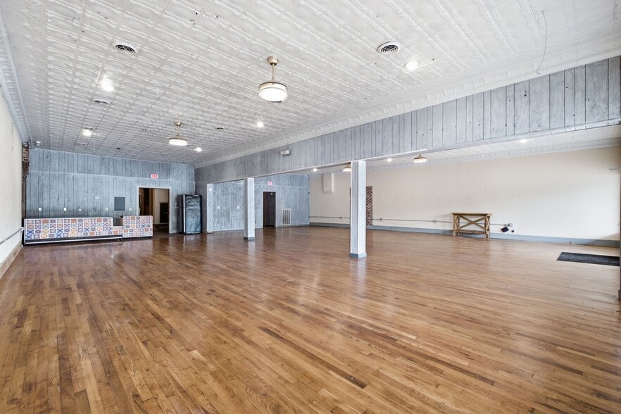 More Photos Of 1029 Park St, Westmoreland Storefront Retail Office For Sale