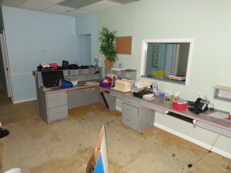More Photos Of 2301 Park Ave, Orange Park Office For Lease