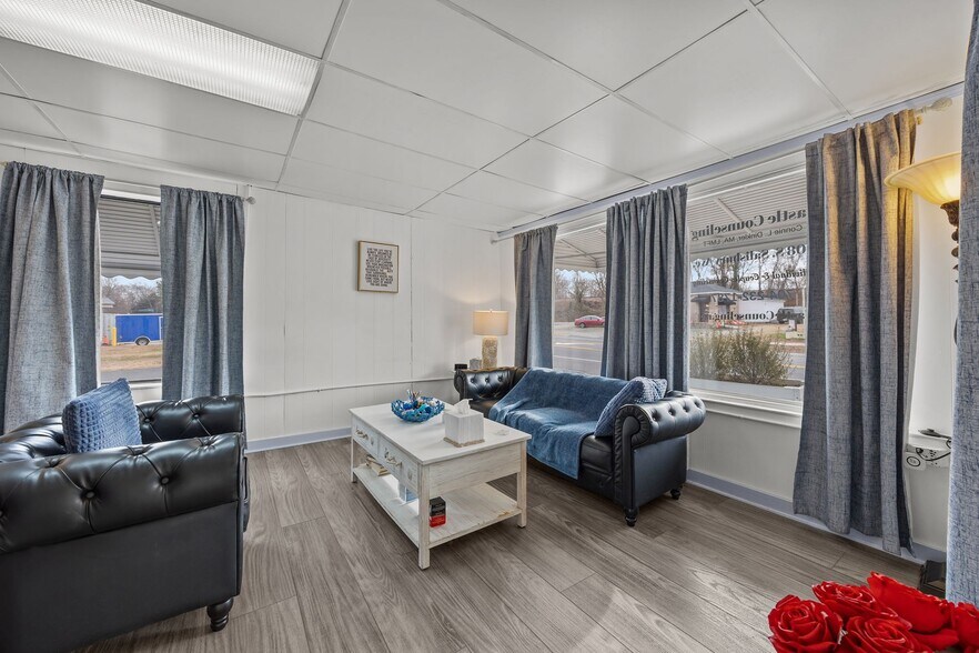 More Photos Of 1108 S Salisbury, Spencer Freestanding For Sale