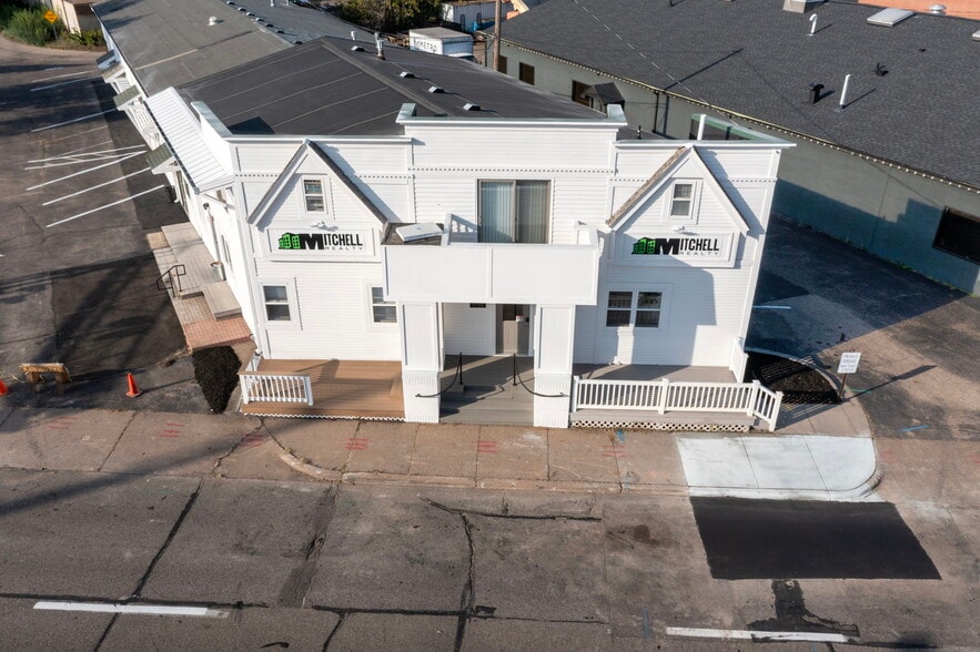 More Photos Of 4740 N 42nd Ave, Golden Valley Freestanding For Lease