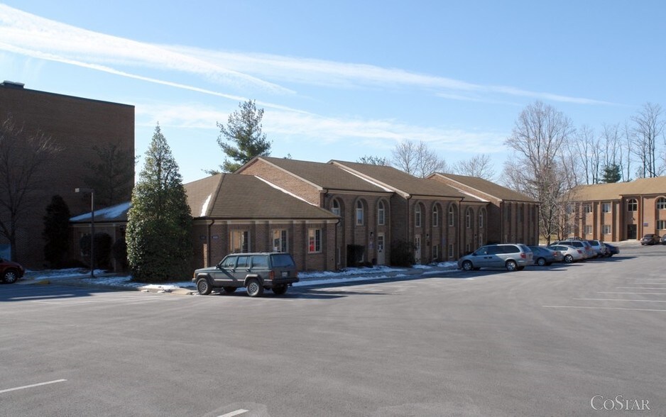 More Photos Of 7002 Evergreen Ct, Annandale Office For Lease