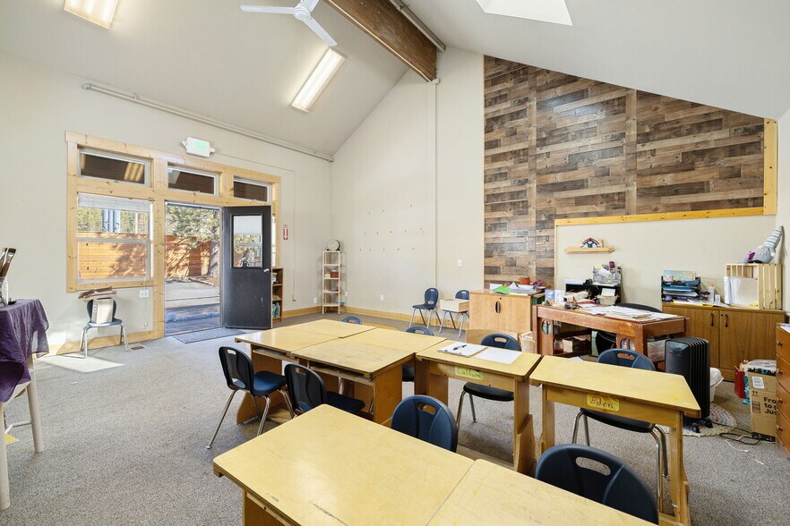 More Photos Of 12315 Deerfield Dr, Truckee Office Residential For Sale