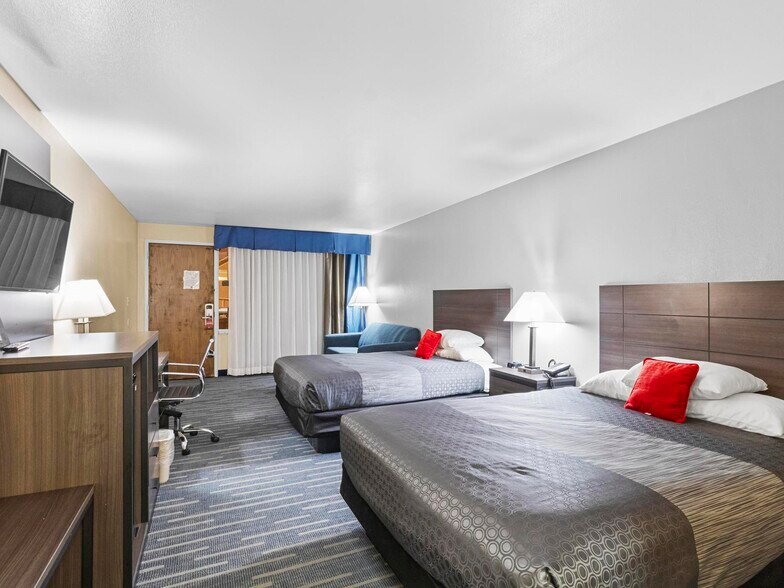 More Photos Of 850 S Bluff St, Saint George Hotel For Sale