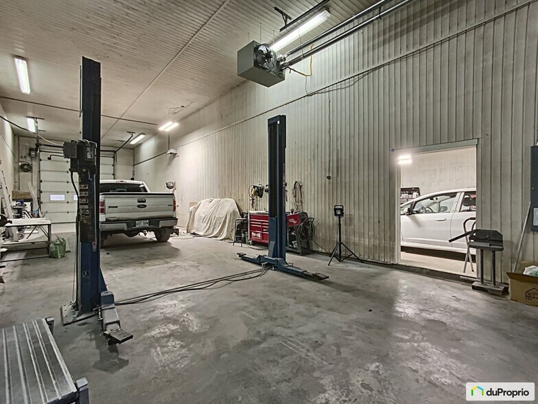 More Photos Of 30 Rte 122, Sainte-clotilde-de-horton Industrial For Sale