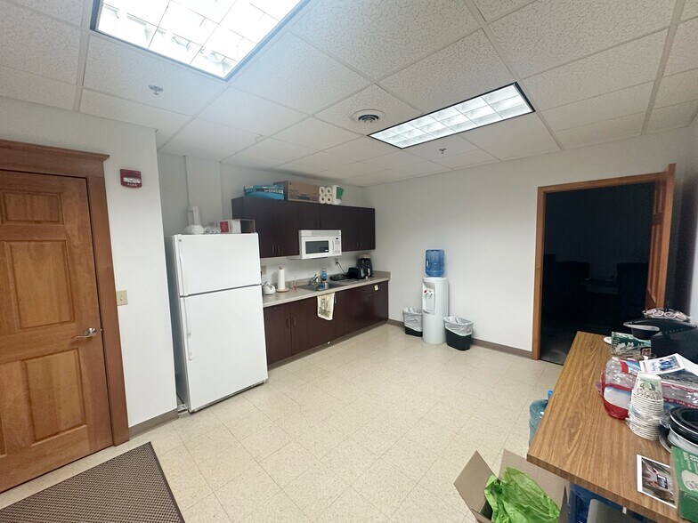 More Photos Of 3011-3019 Village Office Pl, Champaign Office For Lease