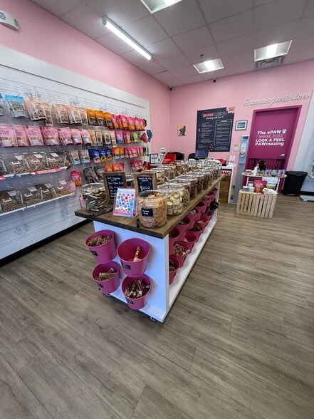 More Photos Of 8474 Bannerman Blvd, Tallahassee General Retail For Lease