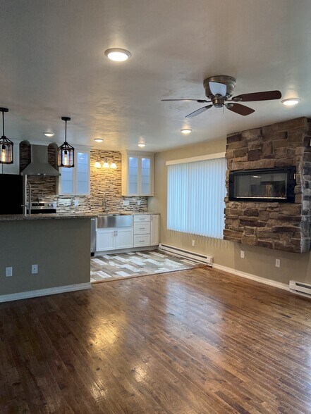More Photos Of 1747 Oakdale Ave, Green Bay Apartments For Sale