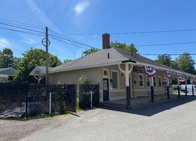 More Photos Of 3 Oak St, Beverly Restaurant For Sale