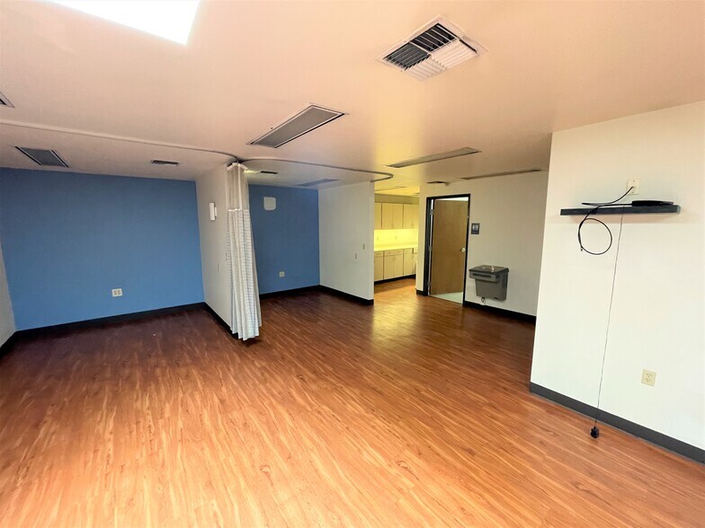 More Photos Of 502 54th Ave E, Fife Office For Lease