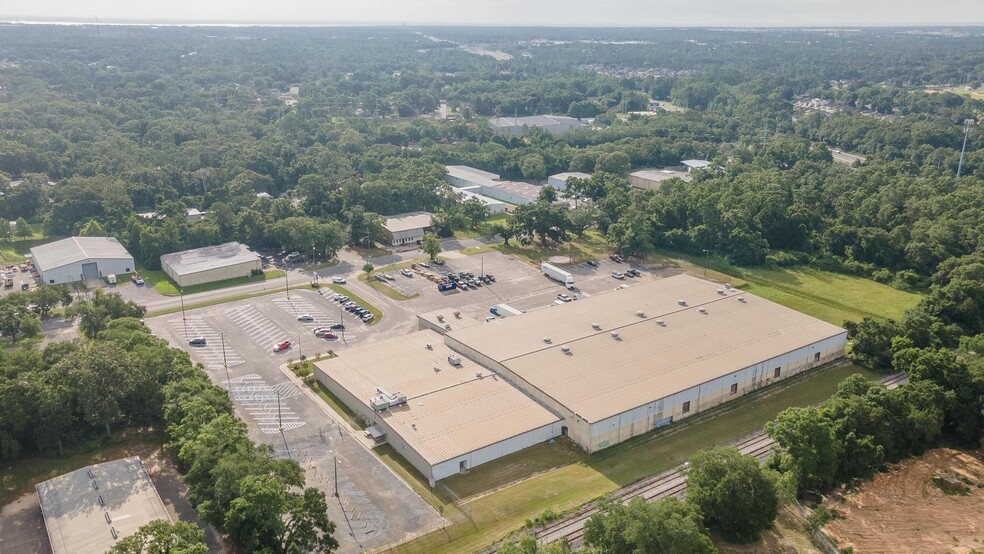More Photos Of 7801 Sears Blvd, Pensacola Distribution For Lease