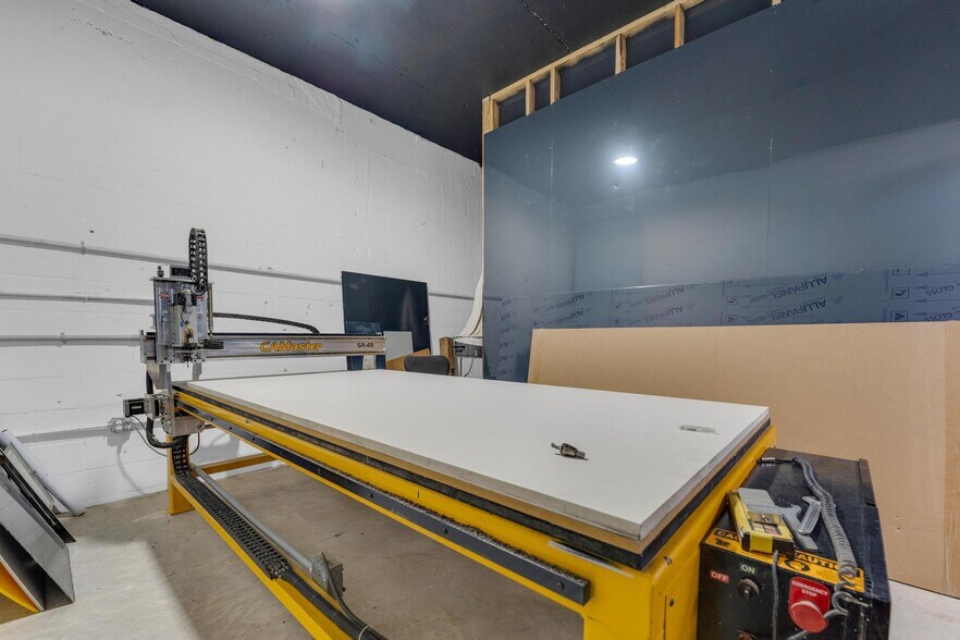 More Photos Of 4611 SW 44th Ave, Dania Warehouse For Lease