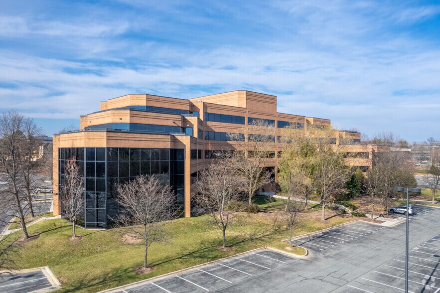 More Photos Of 2400 Research Blvd, Rockville Office For Lease