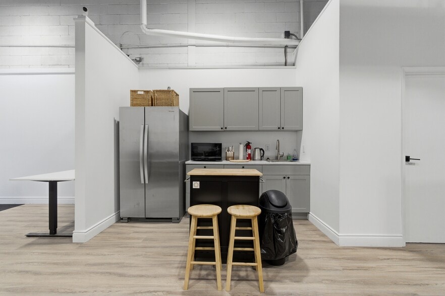 More Photos Of 397 Humberline Dr, Toronto Warehouse For Sale