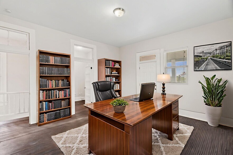More Photos Of 620 N Flores St, San Antonio Freestanding For Lease