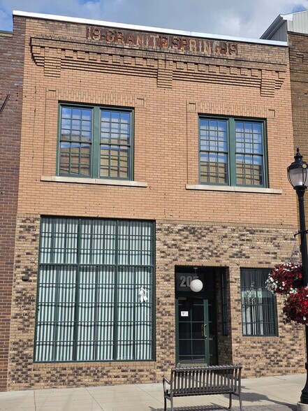 More Photos Of 205 Main St S, Minot Storefront Retail Office For Lease