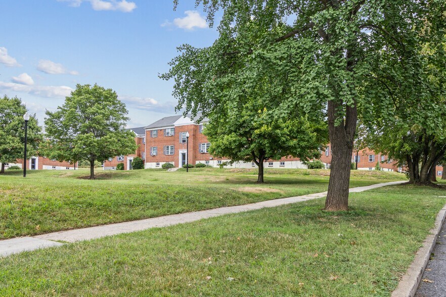 More Photos Of 1100 E Ramblewood Rd, Baltimore Apartments For Sale