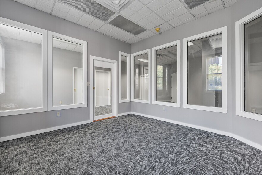 More Photos Of 201 Main St, Boston Office For Lease