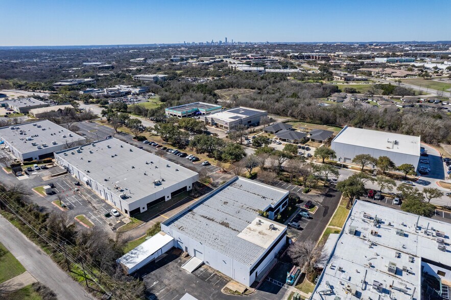 More Photos Of 8605 Cross Park Dr, Austin Office For Lease