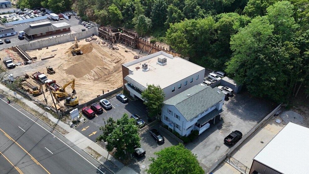 More Photos Of 1038 West Jericho Tpke, Smithtown Office For Sale