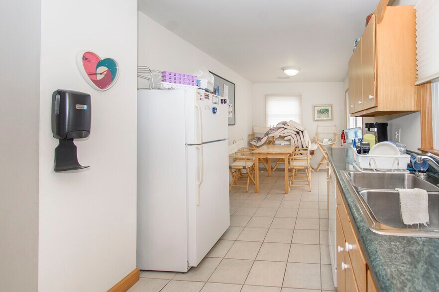 More Photos Of 1201 Elm St, Christiansburg Office For Sale