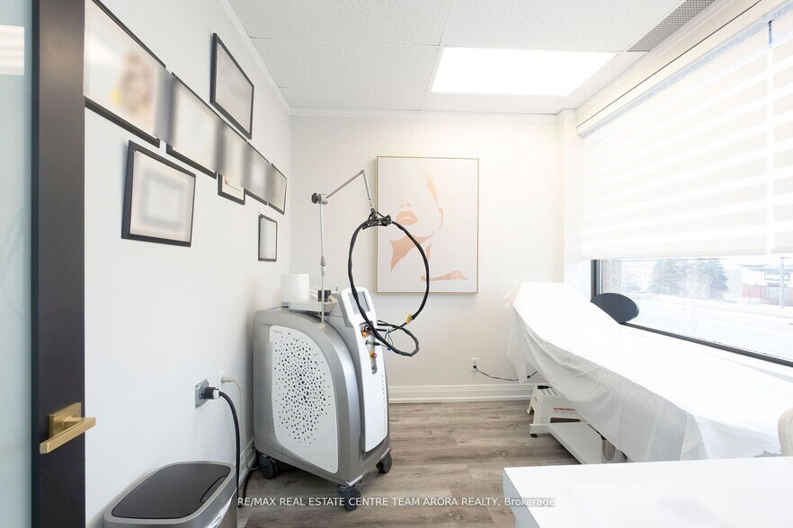 More Photos Of 90 Winges Rd, Vaughan Flex For Sale