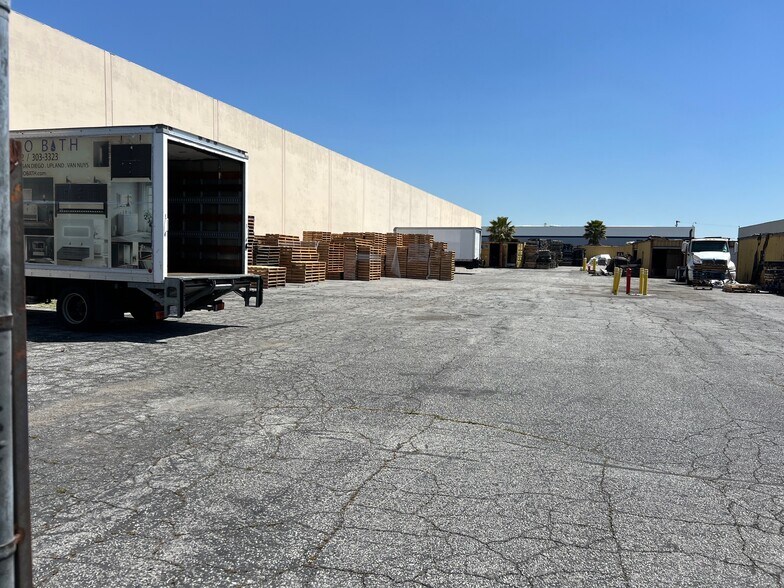 More Photos Of 6623-6625 Washington Blvd, Los Angeles Warehouse For Lease