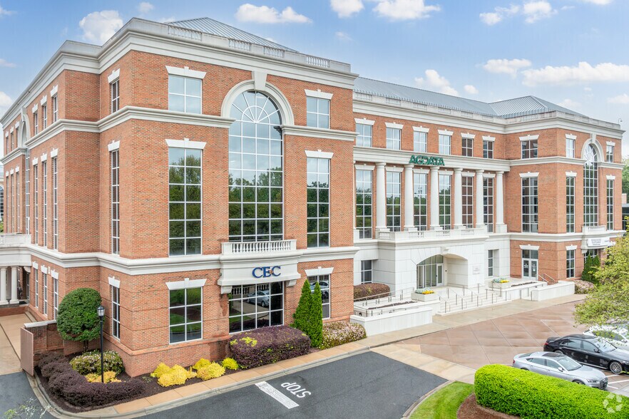 More Photos Of 6801 Carnegie Blvd, Charlotte Office For Lease