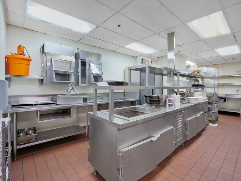 More Photos Of 1100 S Flower St, Los Angeles Office For Lease