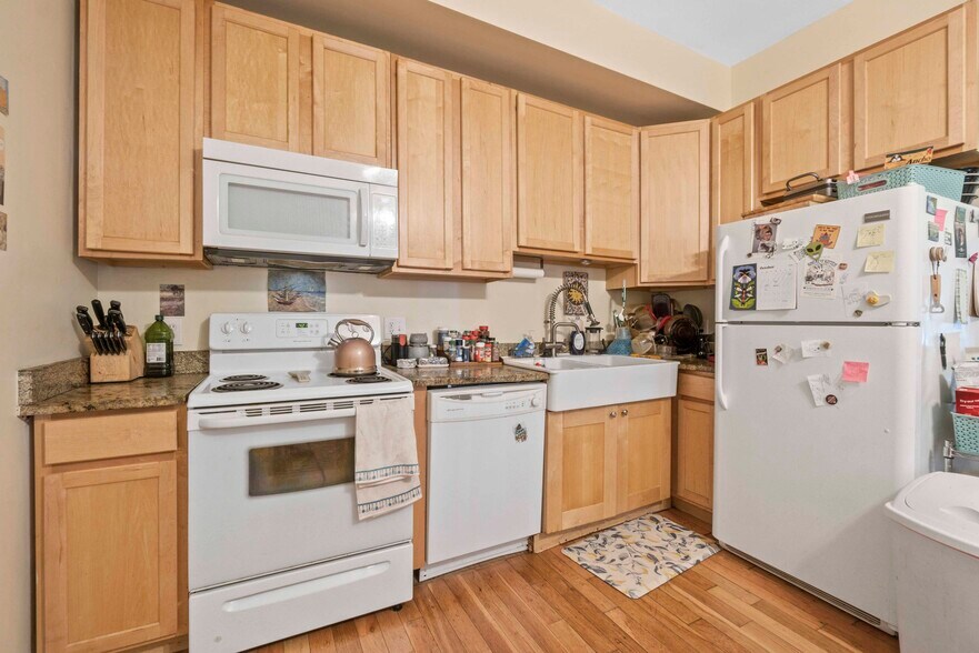 More Photos Of 5011 Roland Ave, Baltimore Apartments For Sale